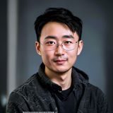 用户运营经理赵明轩的专业形象照，负责sm视频社区管理与用户反馈收集分析